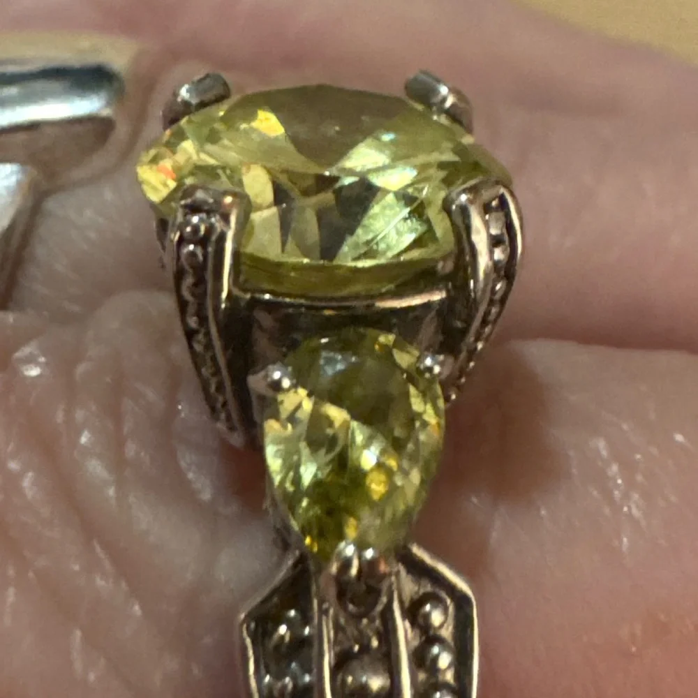5ct Peridot Ring Rhodium Plated 925 Sterling Silver Pear Side Stones Size 7
